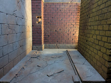 Load image into Gallery viewer, Collapsible Alleyway Action Figure Display Diorama
