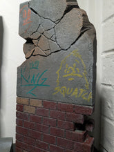 Load image into Gallery viewer, Modular Abandoned Building Action Figure Display Diorama
