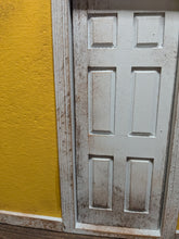 Load image into Gallery viewer, Old Rundown Apartment/small room Action Figure Display Diorama
